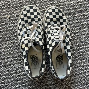 checkered tie on vans